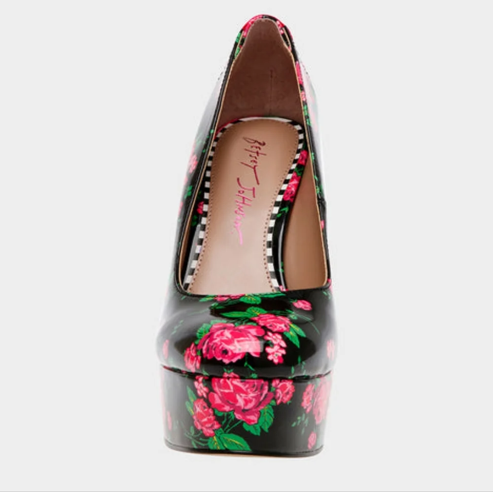 Betsey Johnson Floral Pumps Bonnee - Picture 5 of 8